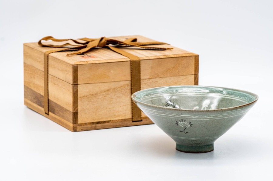 Shop Teaware Other Production Areas Chawan (Matcha Bowls) | Korean Matcha Bowl - /Han Man-Ki - Flower Yunjiao Celadon Tea Bowl - 375Ml